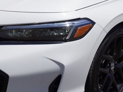 Used 2026 Honda Civic Sport image 2