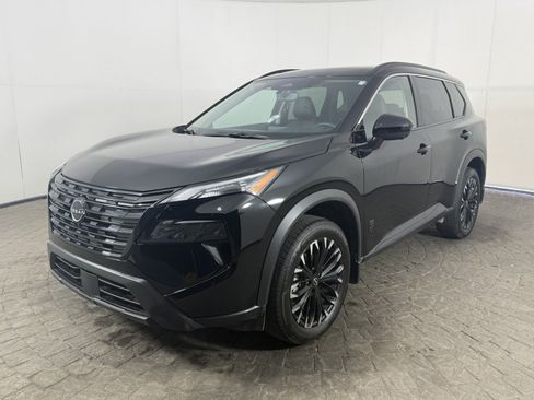 Used 2026 Nissan Rogue Dark Armor FWD image 3