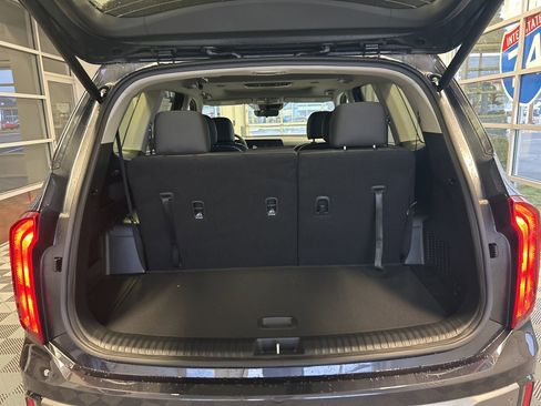 New 2025 Kia Telluride S image 10