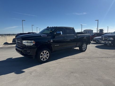 Used 2019 RAM 3500 Laramie image 9
