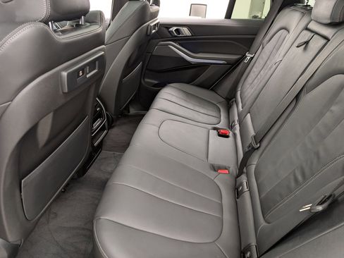 Used 2022 BMW X5 xDrive40i w/ M Sport Package image 13