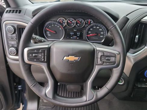 Certified 2022 Chevrolet Silverado 1500 LT w/ Z71 Off-Road Package AWD/4WD image 11