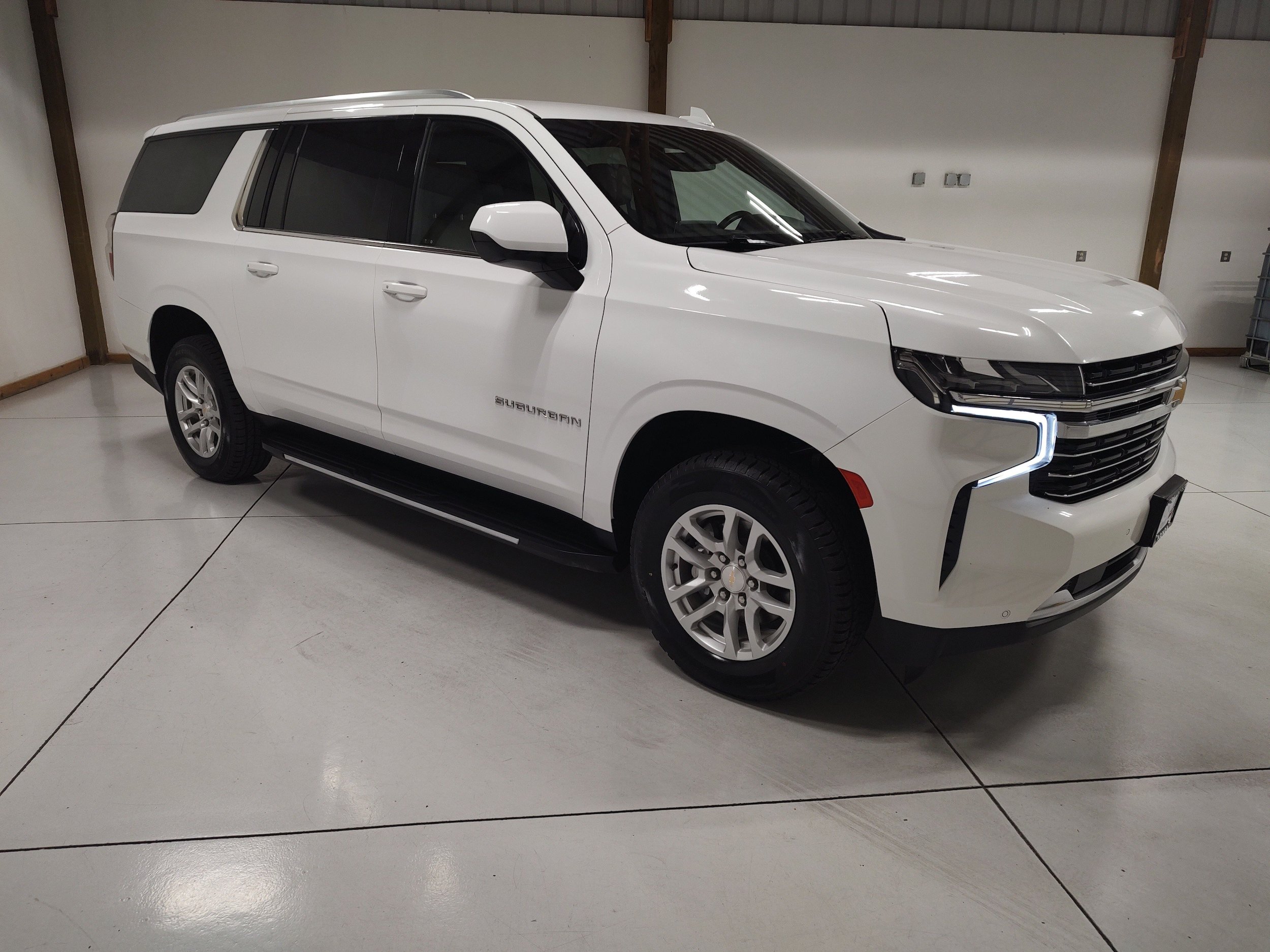 Used 2024 Chevrolet Suburban LT AWD/4WD image 2