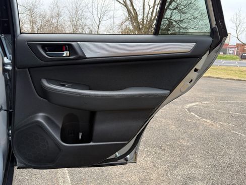 Used 2017 Subaru Outback 2.5i Premium image 21