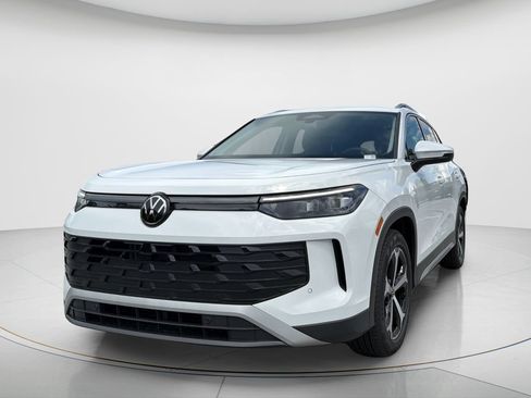 New 2026 Volkswagen Tiguan SE FWD image 9