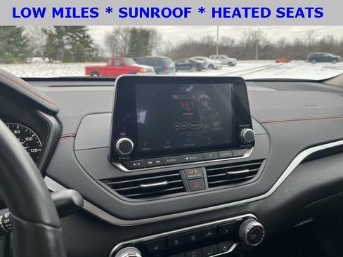 Used 2019 Nissan Altima 2.5 SR w/ SR Premium Package image 16