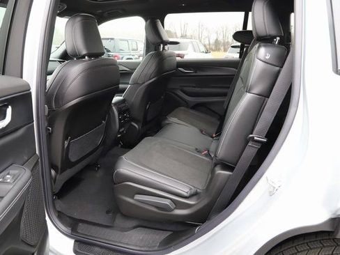New 2025 Jeep Grand Cherokee L Altitude AWD/4WD image 17