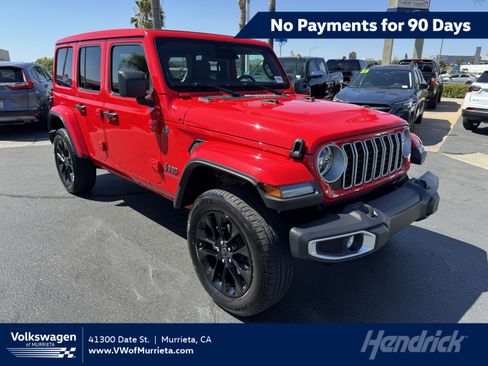 Used 2025 Jeep Wrangler Unlimited Sahara w/ Safety Group AWD/4WD image 1