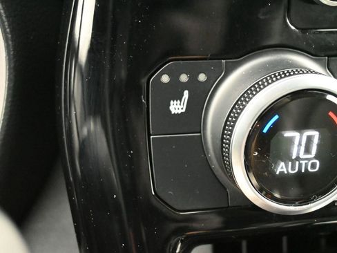 Used 2022 Toyota Highlander XLE image 14