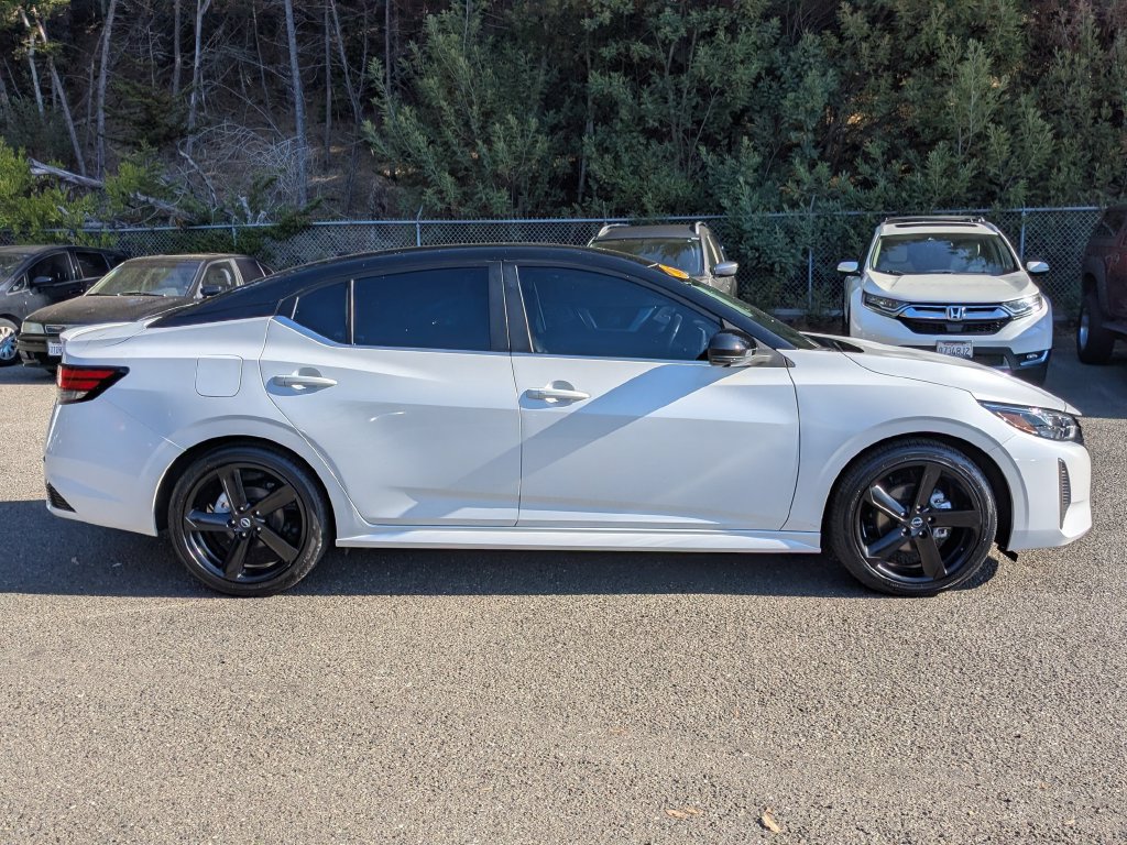 Used 2024 Nissan Sentra SR w/ SR Premium Package FWD image 4