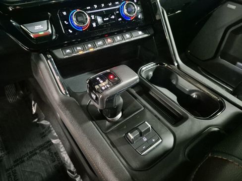 Used 2022 GMC Sierra 1500 AT4 w/ Technology Package image 17