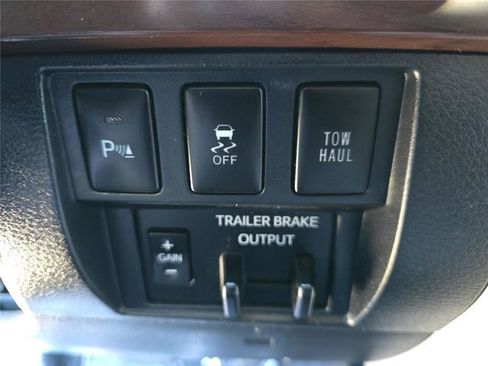 Used 2019 Toyota Tundra Limited image 18