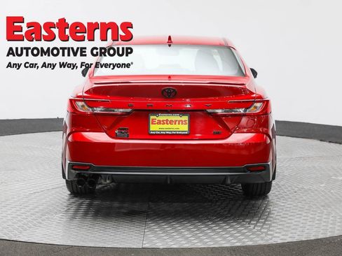 Used 2025 Toyota Camry SE w/ Convenience Package image 6