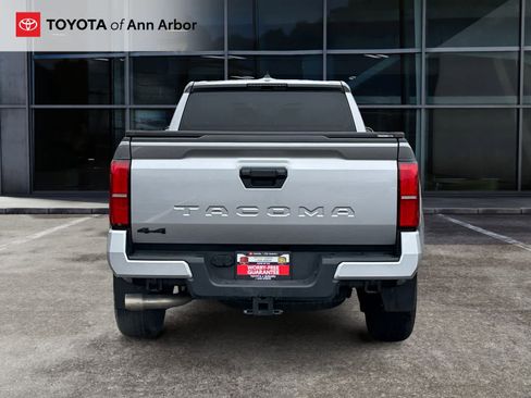 Used 2024 Toyota Tacoma TRD Sport image 10