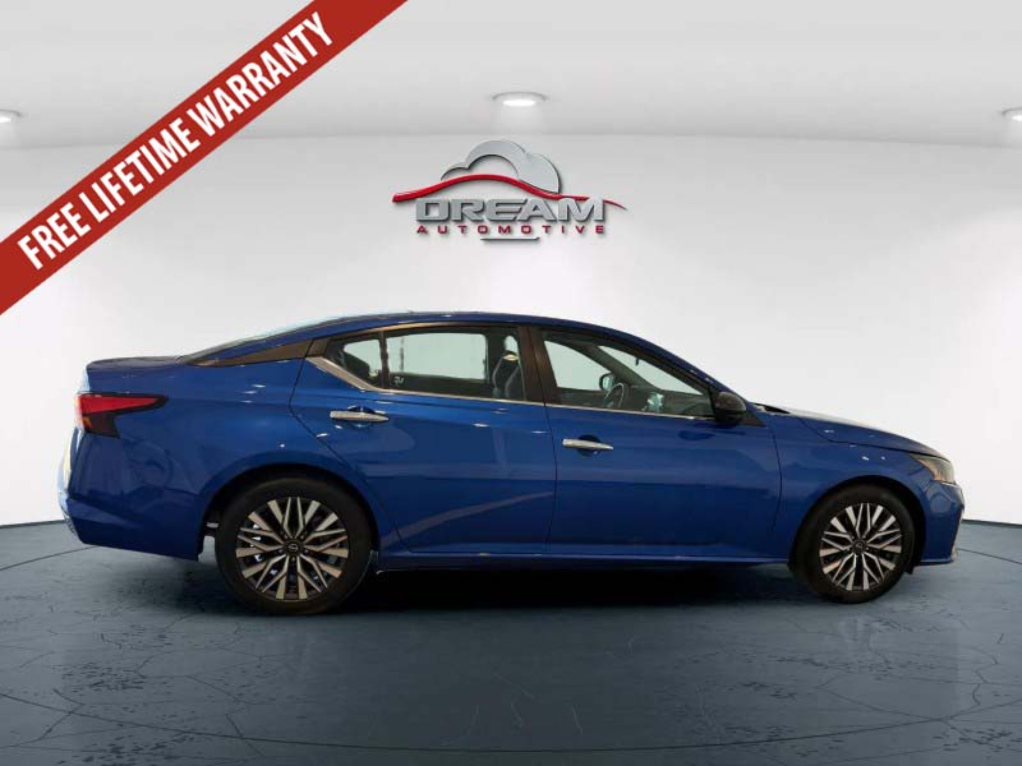 Used 2025 Nissan Altima 2.5 SV FWD image 21