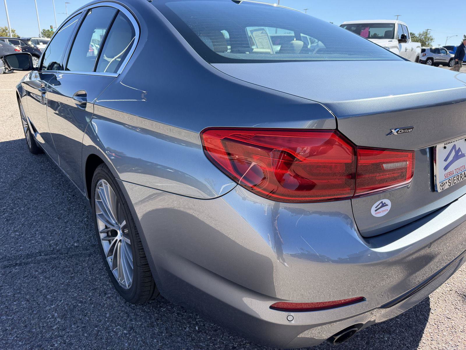Used 2020 BMW 530i xDrive AWD/4WD image 10