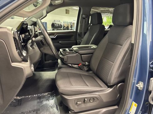 Used 2024 Chevrolet Silverado 1500 LT AWD/4WD image 9