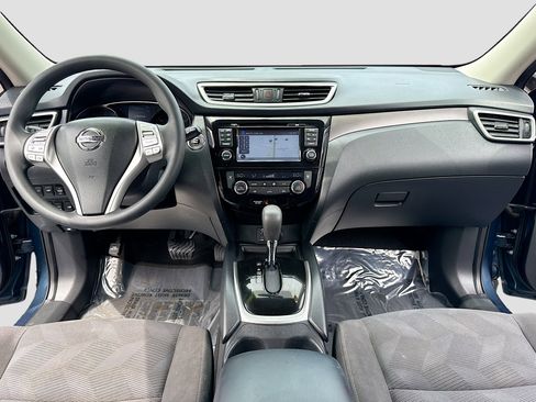 Used 2016 Nissan Rogue SV w/ SV Premium Package AWD/4WD image 3