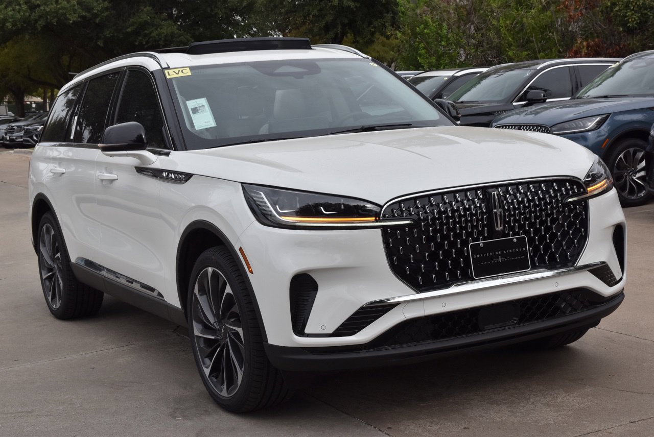 New 2027 Lincoln Aviator Reserve AWD/4WD image 3