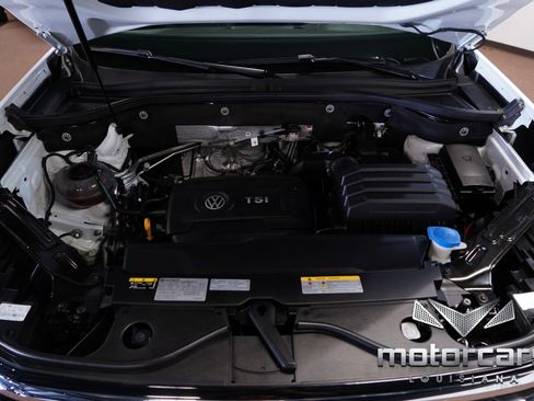 Used 2021 Volkswagen Atlas Cross Sport SE w/ 20" Black Wheels Package image 23