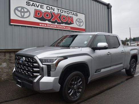 Used 2024 Toyota Tundra Platinum image 1