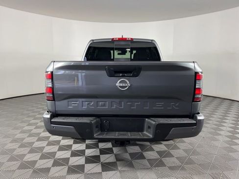 Used 2025 Nissan Frontier SV w/ SV Convenience Package image 9
