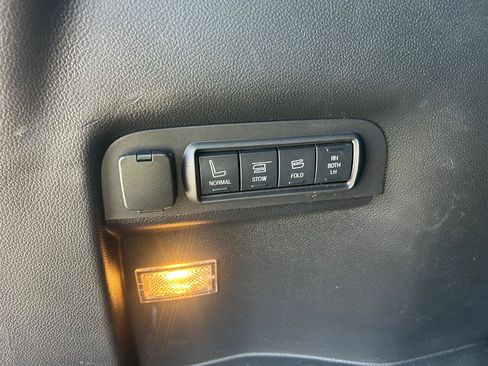Used 2016 Ford Explorer Limited FWD image 12