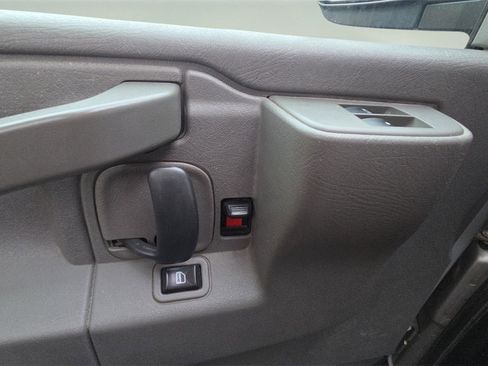 Used 2017 Chevrolet Express 3500 LT w/ LT Preferred Equipment Group image 20