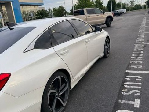 Used 2021 Honda Accord Sport image 12