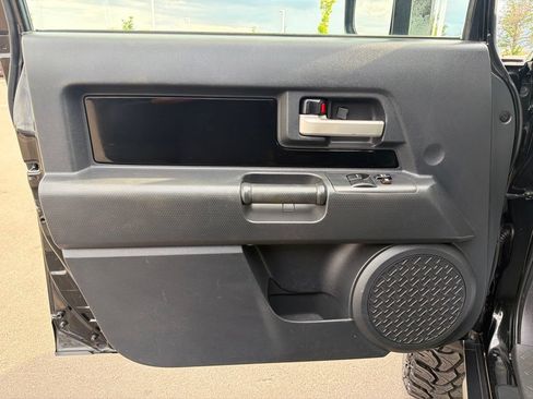 Used 2007 Toyota FJ Cruiser 4WD w/ Upgrade Pkg 2 image 18