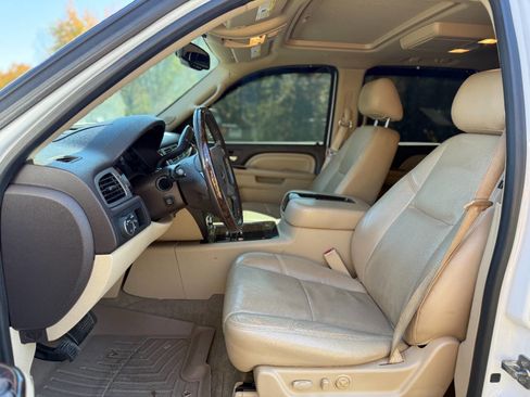 Used 2012 GMC Yukon XL Denali image 2