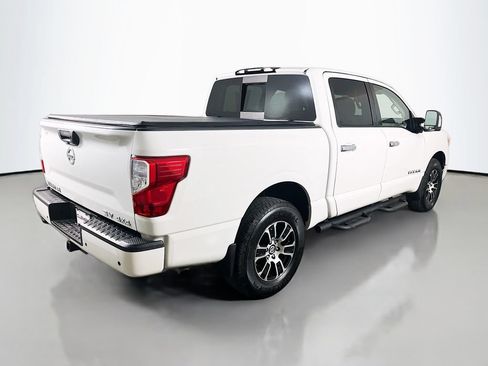 Used 2021 Nissan Titan SV w/ SV Convenience Package AWD/4WD image 7