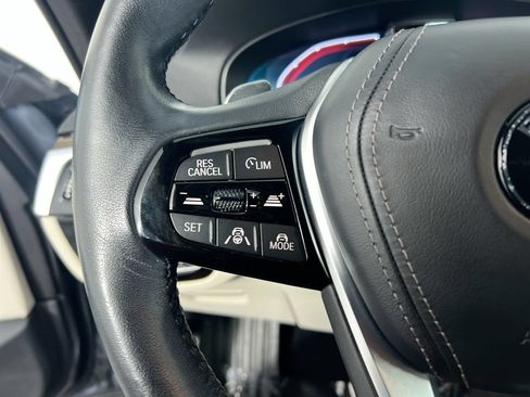 Used 2021 BMW 540i w/ Premium Package RWD image 16