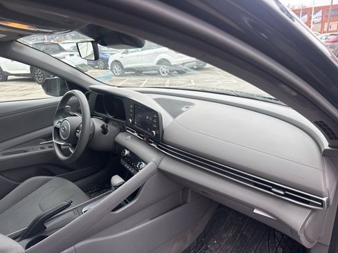 Used 2023 Hyundai Elantra SEL image 10