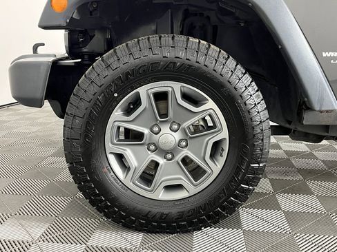 Used 2018 Jeep Wrangler Unlimited Rubicon w/ Cold Weather Group image 20