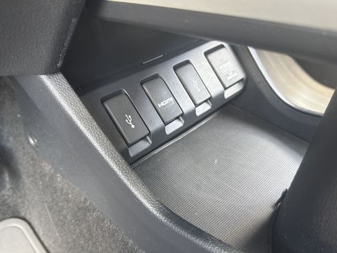 Used 2017 Honda HR-V EX image 12