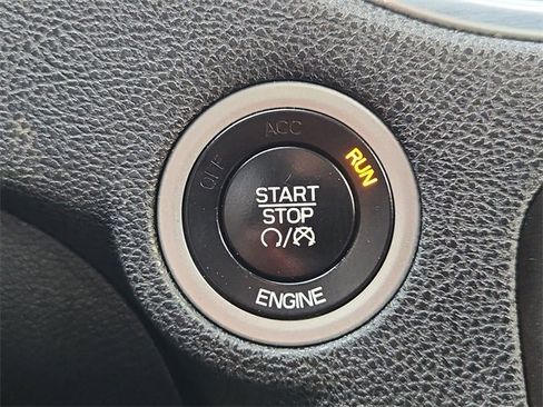 Used 2016 Dodge Charger SE image 15