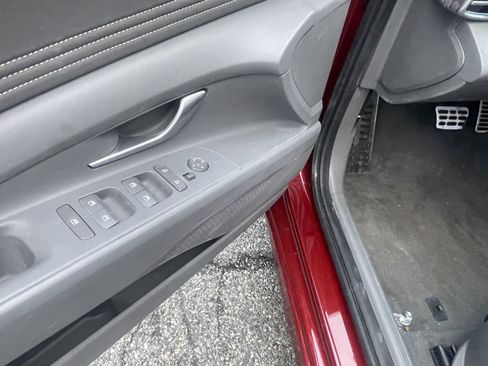 Used 2025 Hyundai Elantra SEL image 12