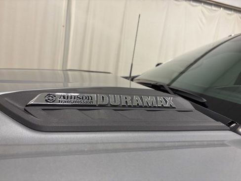 Used 2025 Chevrolet Silverado 2500 ZR2 w/ Technology Package AWD/4WD image 15