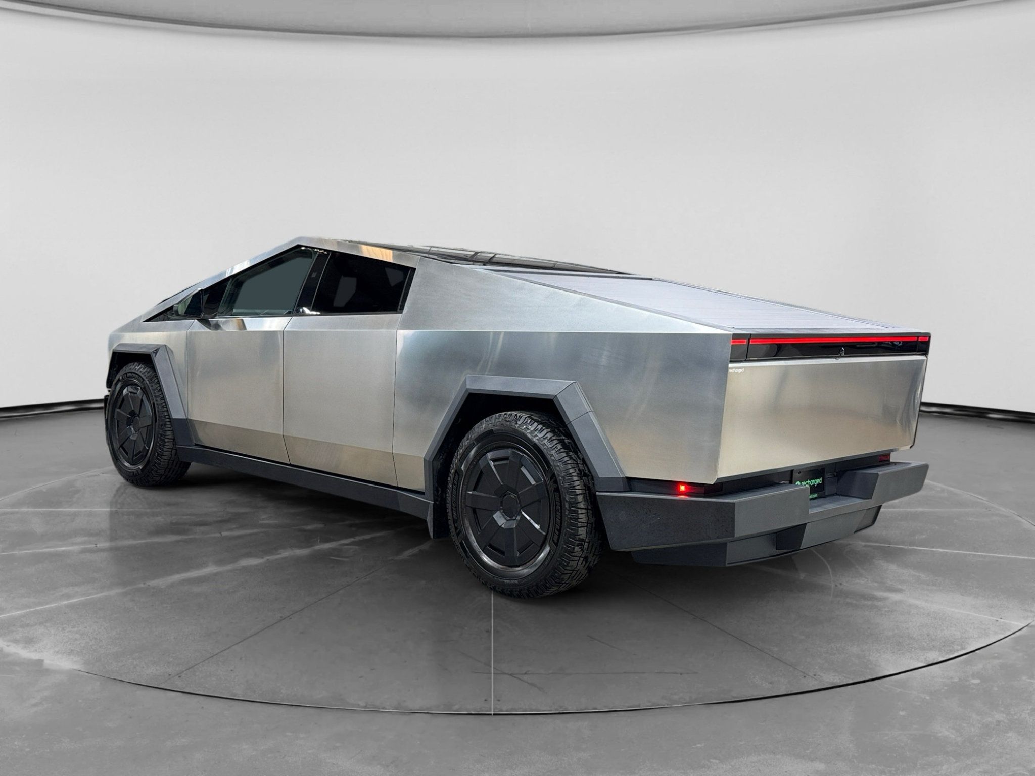 Used 2024 Tesla Cybertruck AWD Crew Cab image 2