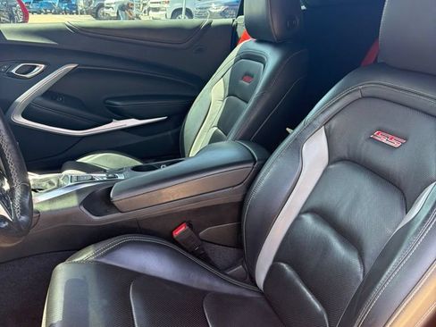 Used 2020 Chevrolet Camaro SS RWD image 5