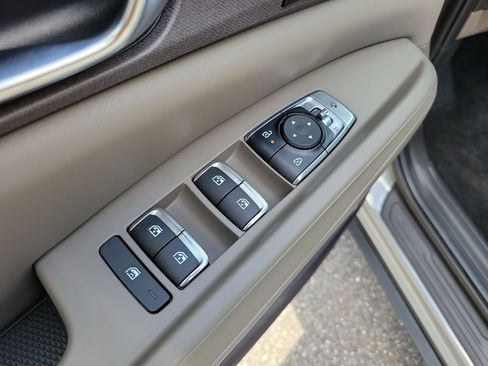 New 2026 Kia Carnival EX FWD image 21