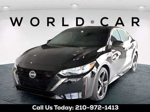 Used 2025 Nissan Sentra SR w/ SR Premium Package image 3