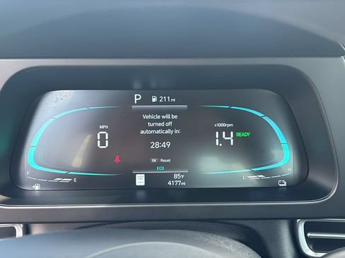 Used 2025 Hyundai Elantra Hybrid FWD image 16