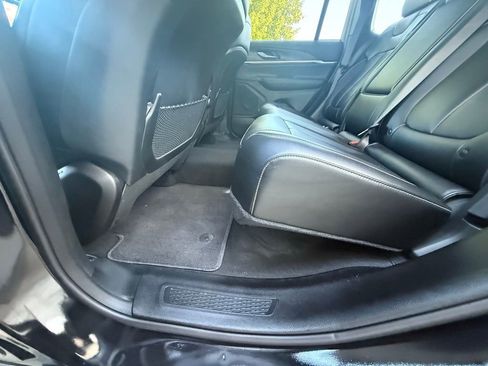 Certified 2025 Jeep Grand Cherokee Limited w/ Black Appearance Package image 28