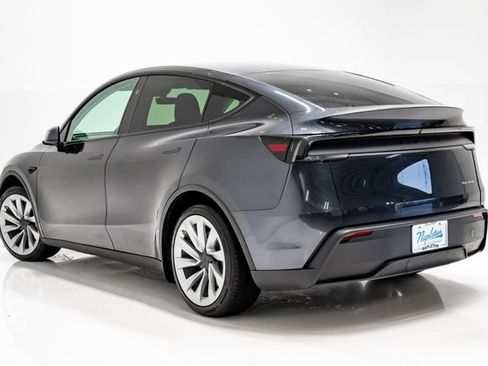 Used 2026 Tesla Model Y AWD image 26