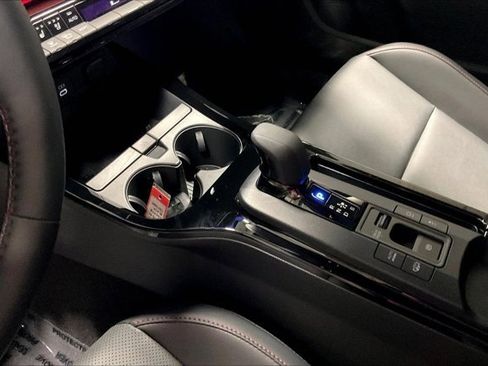 New 2026 Toyota Prius Plug-In Hybrid FWD image 8