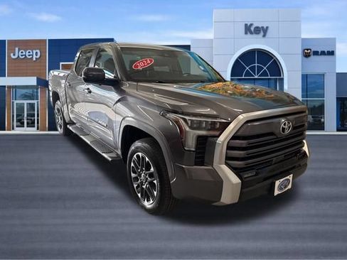Used 2024 Toyota Tundra Limited AWD/4WD image 10