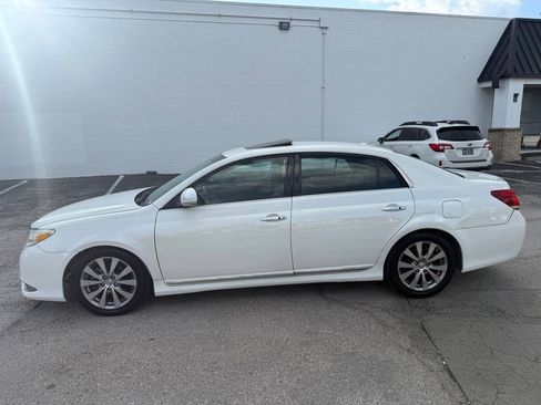 Used 2011 Toyota Avalon Limited FWD image 4