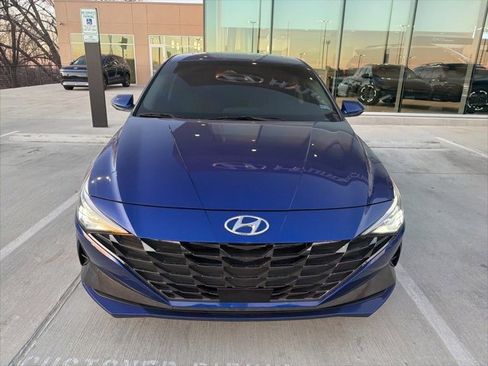 Used 2023 Hyundai Elantra Limited image 2